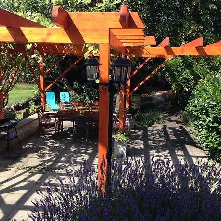 Gaestehaus Peterhoff 2* Birresdorf